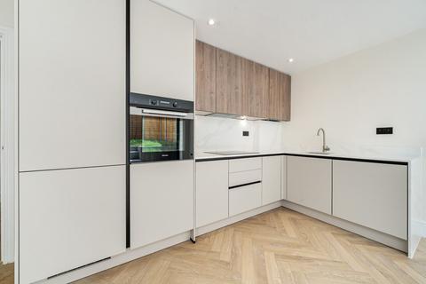 3 bedroom flat for sale, Embleton Road, Ladywell, London, SE13