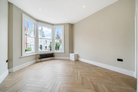 3 bedroom flat for sale, Embleton Road, Ladywell, London, SE13