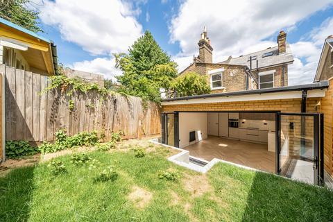 3 bedroom flat for sale, Embleton Road, Ladywell, London, SE13