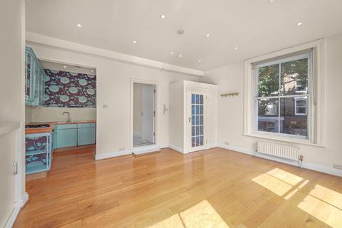 Newington Green Road, Islington, London, N1