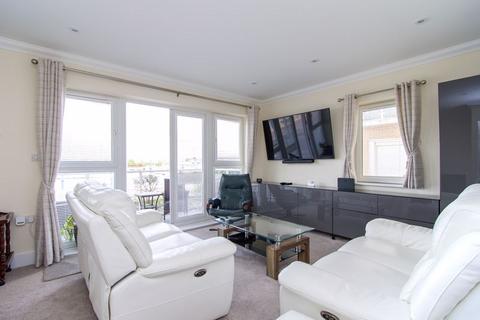 2 bedroom ground floor flat for sale, Ty Gwendollen, Marconi Avenue, Penarth