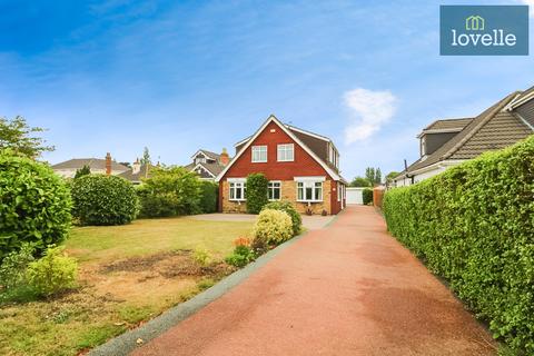 4 bedroom detached house for sale, Waltham Road, Grimsby DN33
