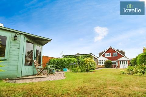 4 bedroom detached house for sale, Waltham Road, Grimsby DN33