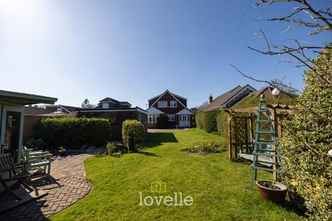 4 bedroom detached house for sale, Waltham Road, Grimsby DN33