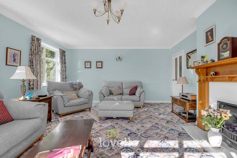 4 bedroom detached house for sale, Waltham Road, Grimsby DN33