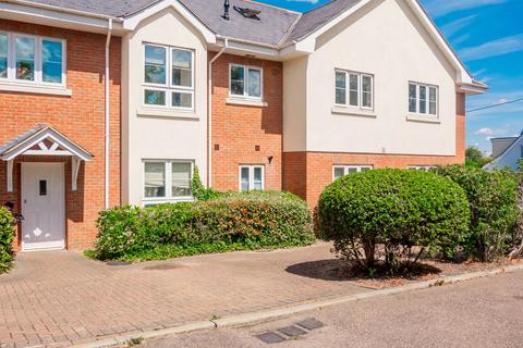 3 bedroom flat for sale, The Approach, Rayleigh SS6