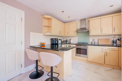 3 bedroom flat for sale, The Approach, Rayleigh SS6