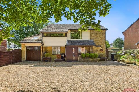 3 bedroom detached house for sale, Whitehall, Christchurch Town Centre.