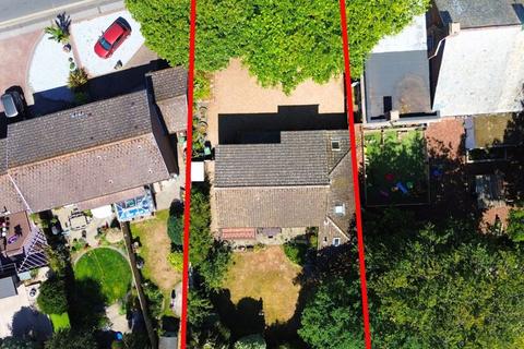 3 bedroom detached house for sale, Whitehall, Christchurch Town Centre.