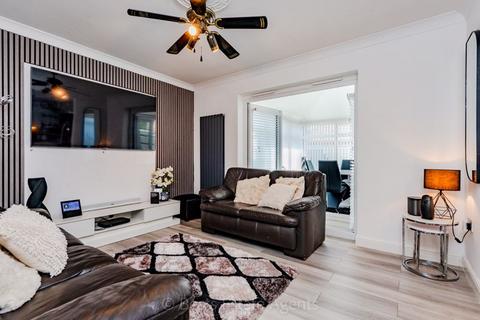 4 bedroom detached house for sale, Lady Richeld Close, Sandymoor, Runcorn