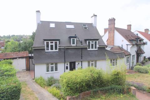 18 Hereward Avenue, Purley, CR8 2NN