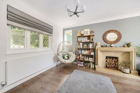 18 Hereward Avenue, Purley, CR8 2NN