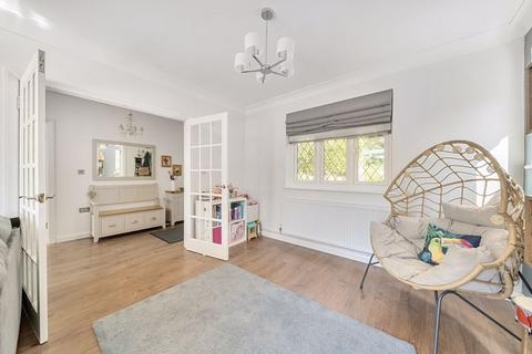 18 Hereward Avenue, Purley, CR8 2NN