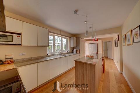 2 Brookhampton Close, Redditch, B97 5FF