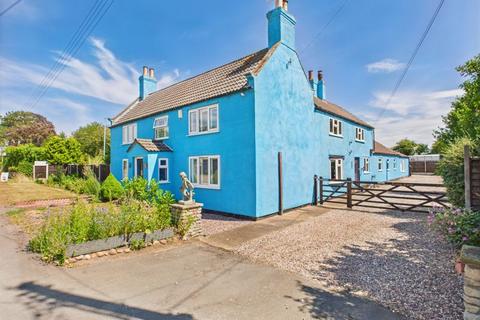 4 bedroom detached house for sale, Tenby Lodge, Langrick Road, New York