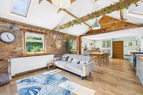 4 bedroom detached house for sale, Tenby Lodge, Langrick Road, New York