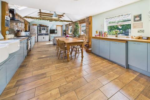 4 bedroom detached house for sale, Tenby Lodge, Langrick Road, New York