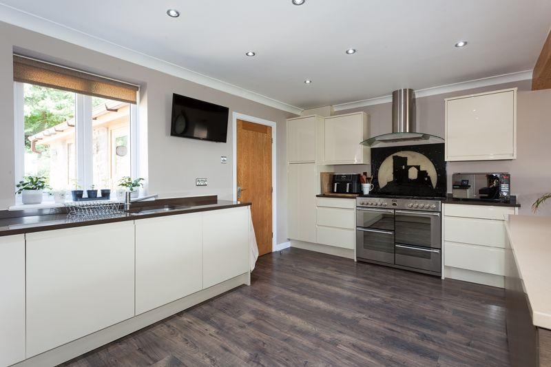 Dining kitchen