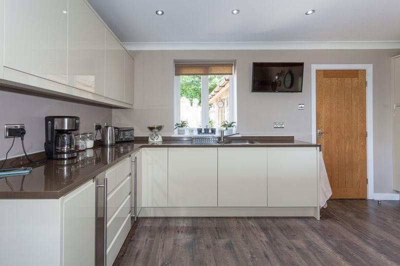 Dining kitchen