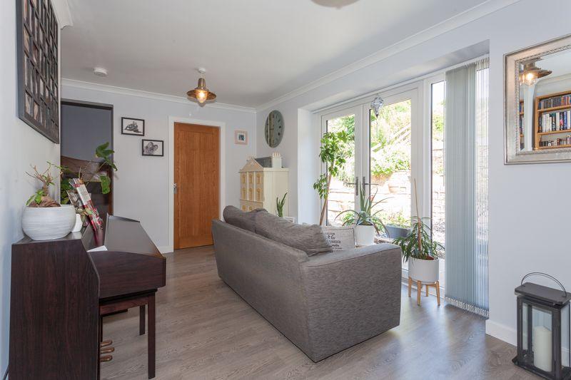 Gardren/family room