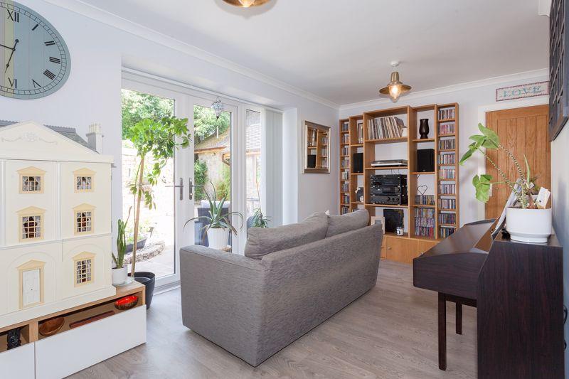 Gardren/family room