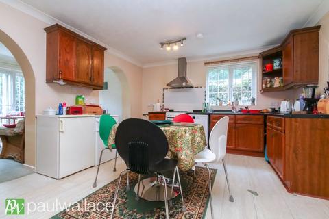 12 Brookside, Hoddesdon, EN11 8QW