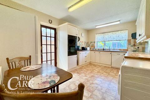 2 bedroom detached bungalow for sale, Irnham Road, Four Oaks, Sutton Coldfield, B74 2TN