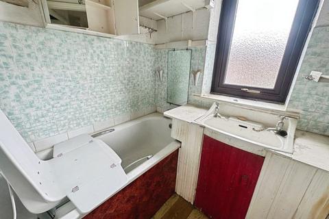 2 bedroom semi-detached house for sale, Bridges Avenue, Bury