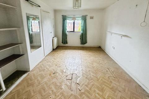 2 bedroom semi-detached house for sale, Bridges Avenue, Bury