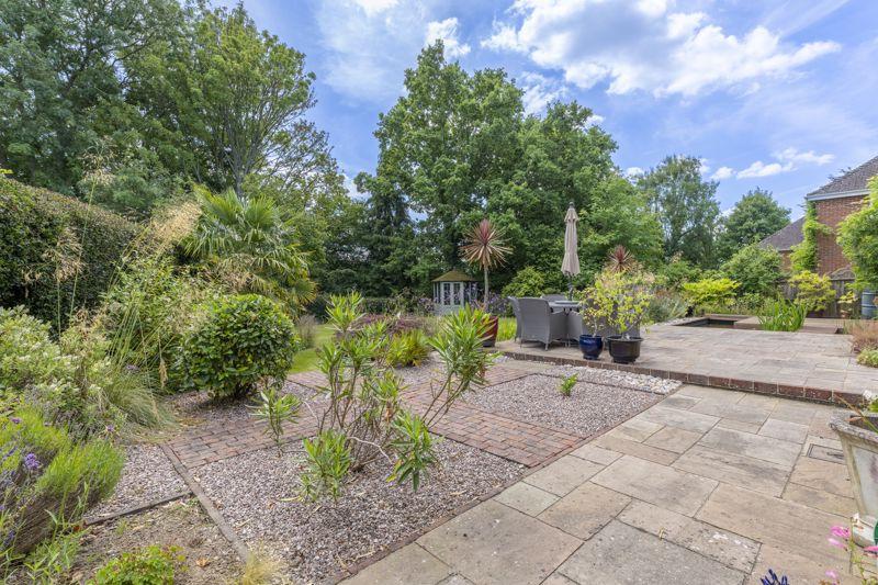 Garden - Photo 46