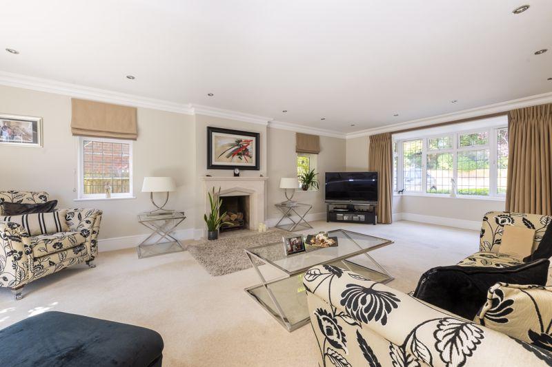 Lounge - Photo 20