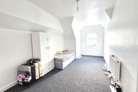 2 bedroom flat for sale, South Norwood SE25