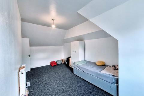 2 bedroom flat for sale, South Norwood SE25