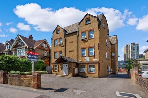 2 bedroom apartment for sale, 17b Cedar Road, Sutton