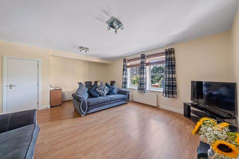 2 bedroom apartment for sale, 17b Cedar Road, Sutton
