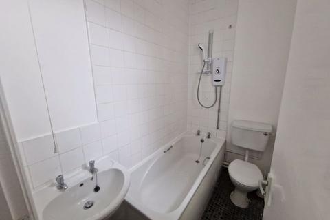 Studio to rent, 169 Mere Road, Leicester