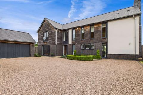 5 bedroom detached house for sale, Worcester Road, Drakes Broughton