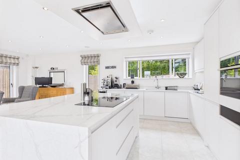 5 bedroom detached house for sale, Worcester Road, Drakes Broughton