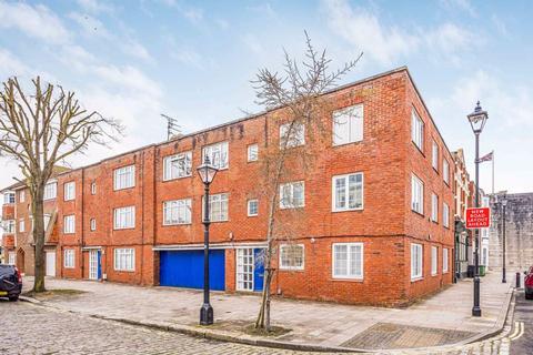 2 bedroom apartment for sale, Grand Parade, Old Portsmouth