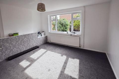 3 bedroom semi-detached house to rent, Fulmar Road, Brickhill Area, Bedford