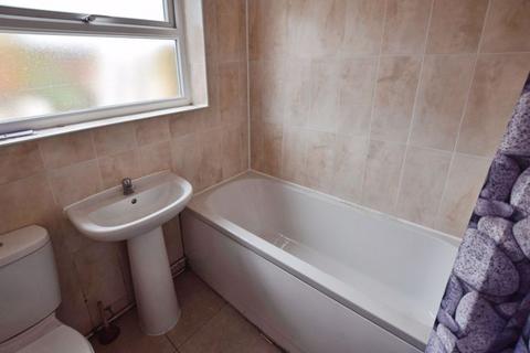 3 bedroom semi-detached house to rent, Fulmar Road, Brickhill Area, Bedford