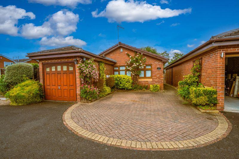 Mount Pleasant Kingswinford DY6 3 Bed Detached Bungalow For Sale 