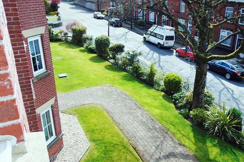 2 bedroom apartment to rent, Bury BL9