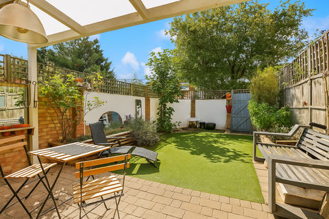 1 Yeomans Mews, Isleworth, TW7 7LZ