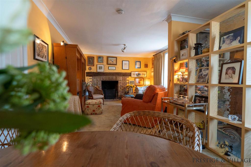 LIVING & DINING ROOM