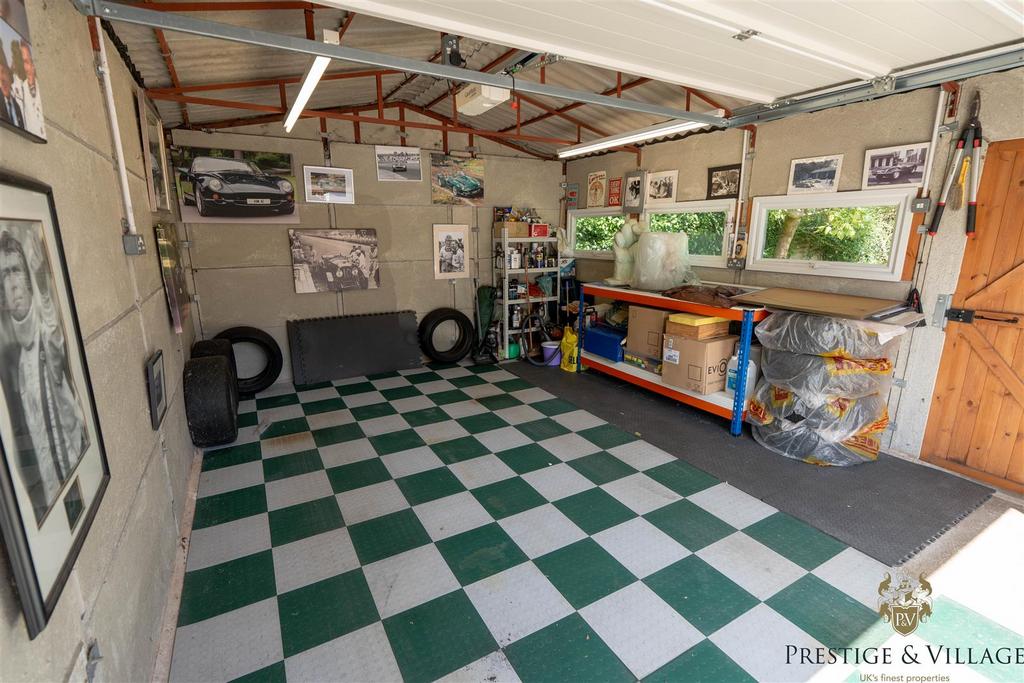 Garage