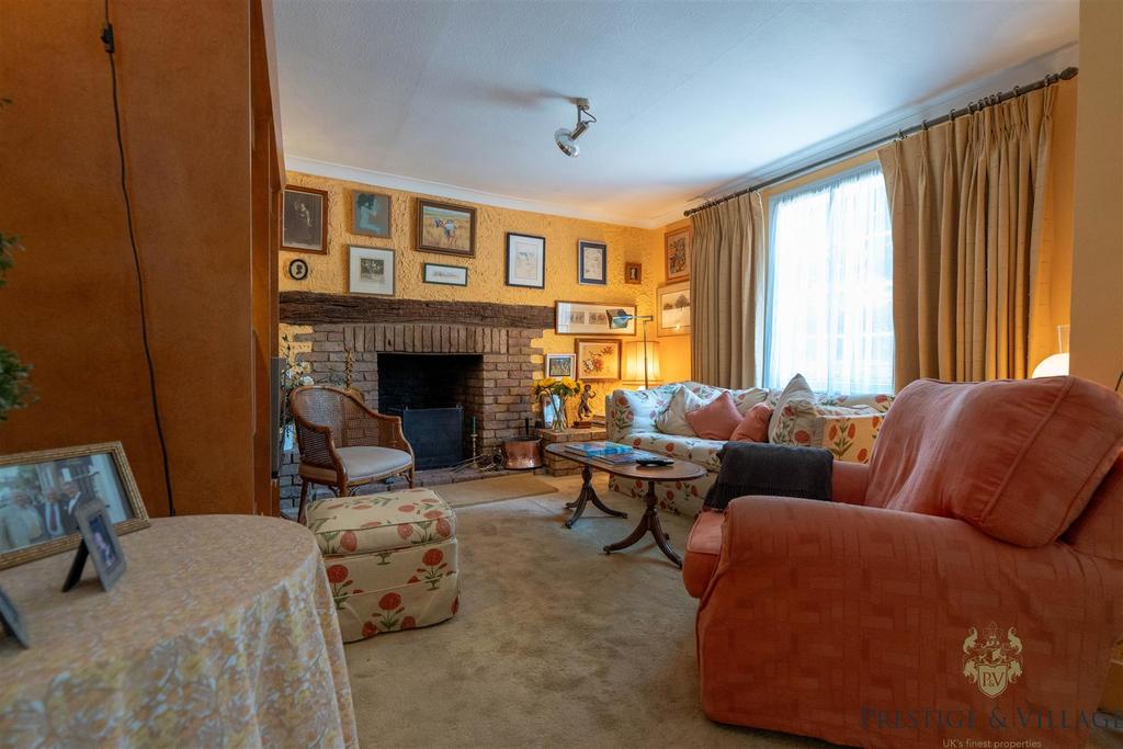 LIVING & DINING ROOM