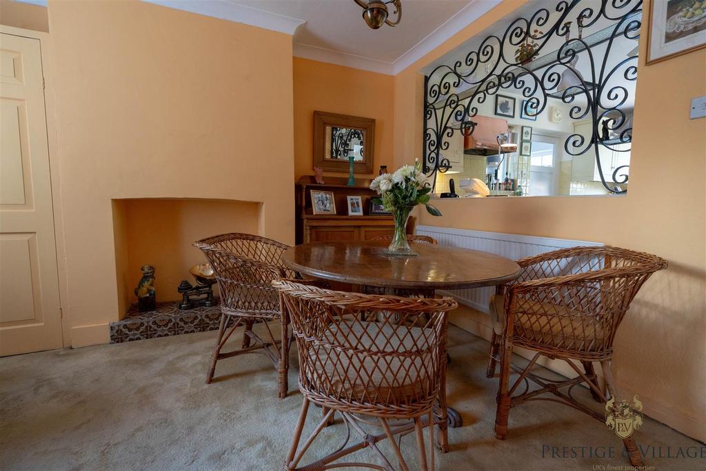 LIVING & DINING ROOM