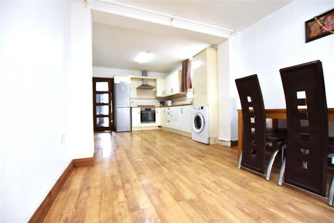 4 bedroom terraced house to rent, Bensham Lane, Thornton Heath, CR7