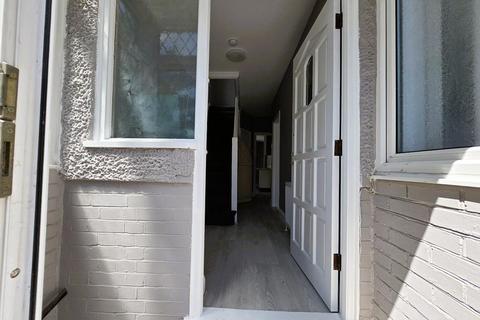3 bedroom semi-detached house to rent, Newly Refurbished Three Bedroom House To  Let Lynton Avenue NW9